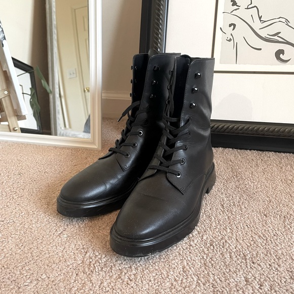 [SOLD] Stuart Weitzman Mckenzee Combat Boot US 6.5 - Picture 3 of 6